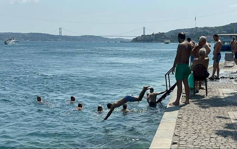 İstanbul gece nemden uyuyamadı. Bir ilçe yüzde 99 ile rekor kırdı 8